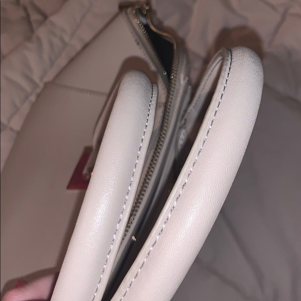 Purse - Picture 3 of 4